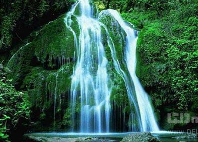 آبشار کبودوال، توری سپید بر موهای خزه ها